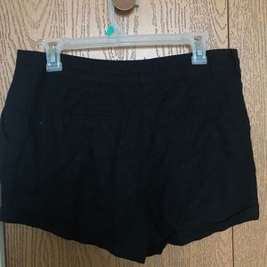 Linen black shorts